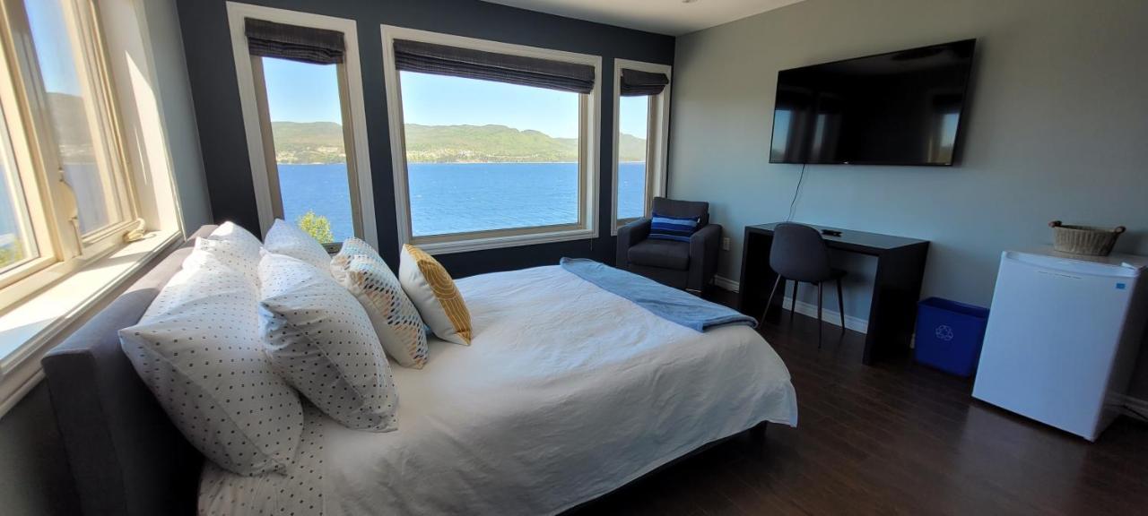 קורנר ברוק Coastal Lookout Suites מראה חיצוני תמונה