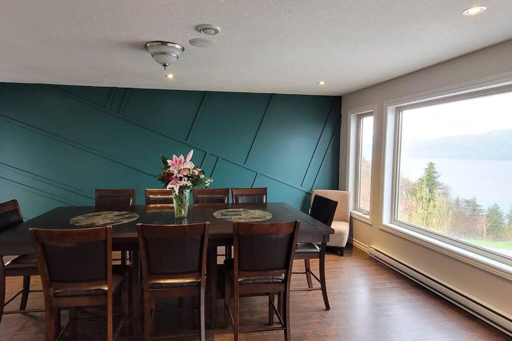 קורנר ברוק Coastal Lookout Suites מראה חיצוני תמונה