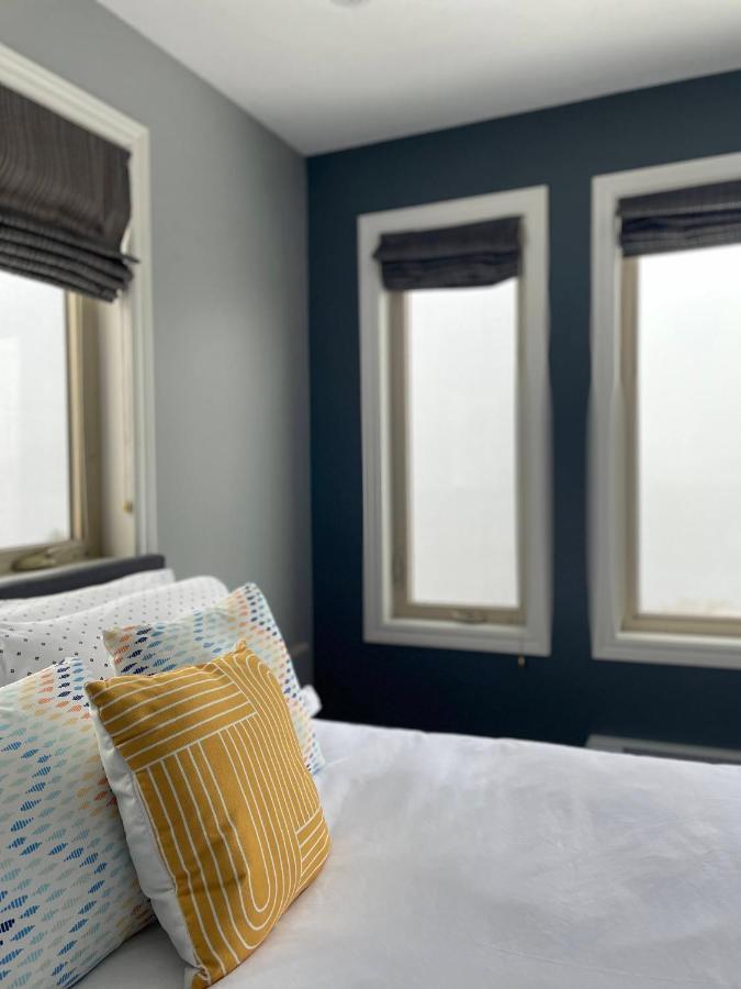 קורנר ברוק Coastal Lookout Suites מראה חיצוני תמונה