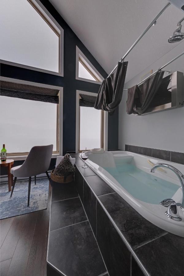 קורנר ברוק Coastal Lookout Suites מראה חיצוני תמונה