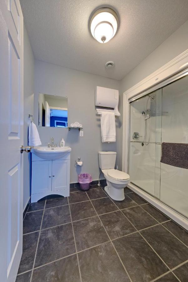 קורנר ברוק Coastal Lookout Suites מראה חיצוני תמונה