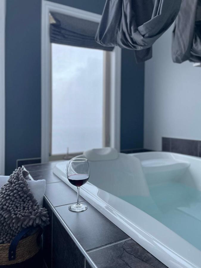 קורנר ברוק Coastal Lookout Suites מראה חיצוני תמונה