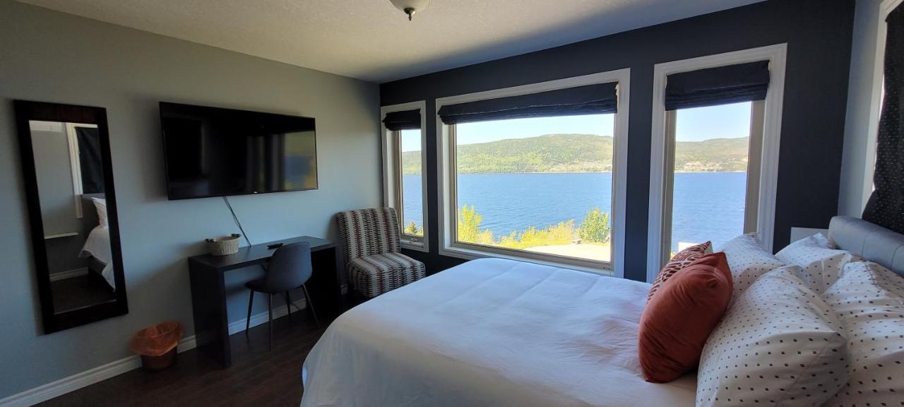 קורנר ברוק Coastal Lookout Suites מראה חיצוני תמונה